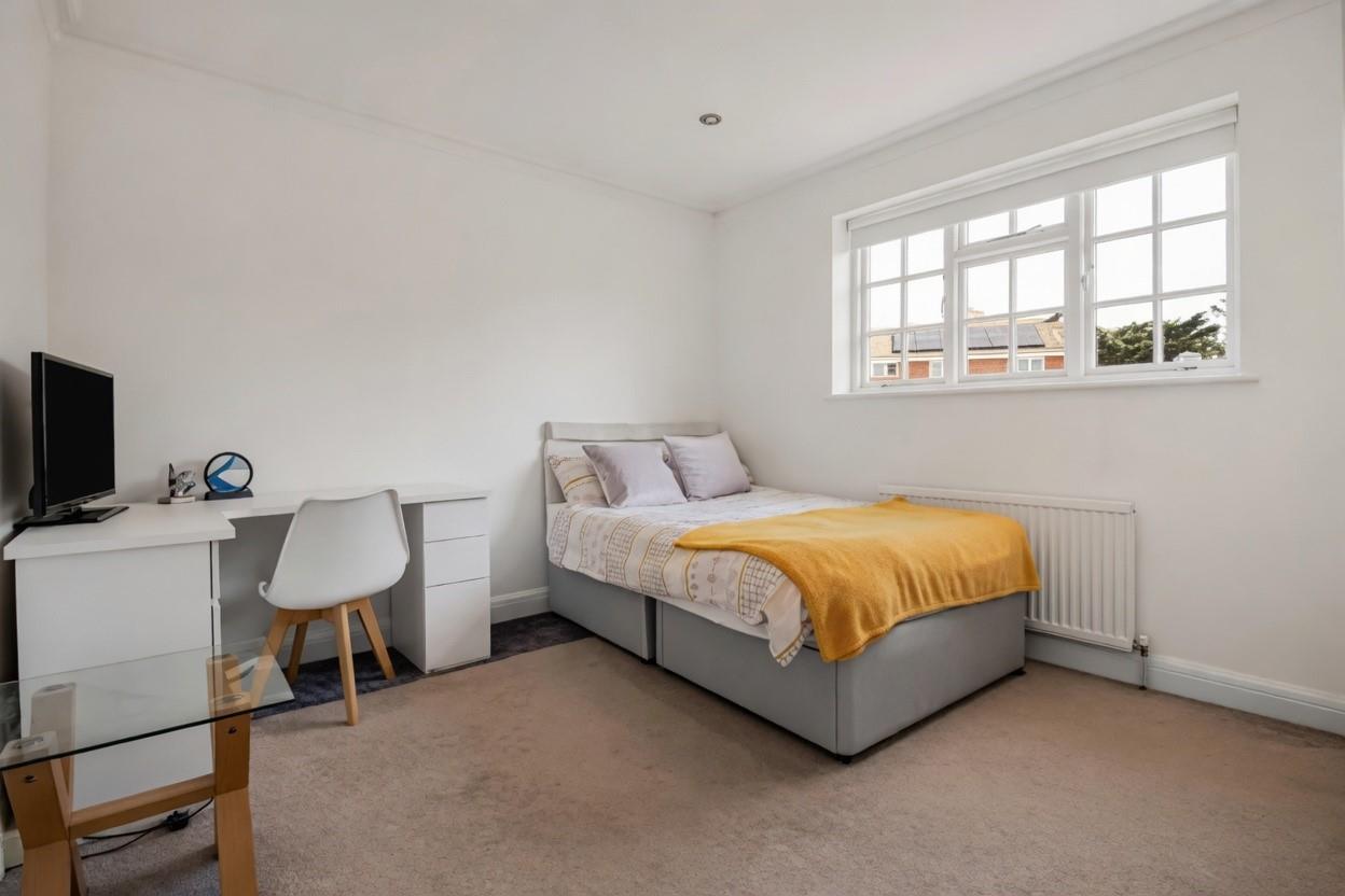 Coombehurst Close, Barnet, EN4, Barnet